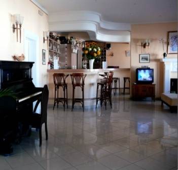 adonis-lobby